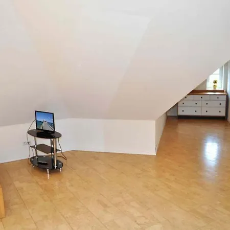 Ostseeallee 7 Nr 01 *